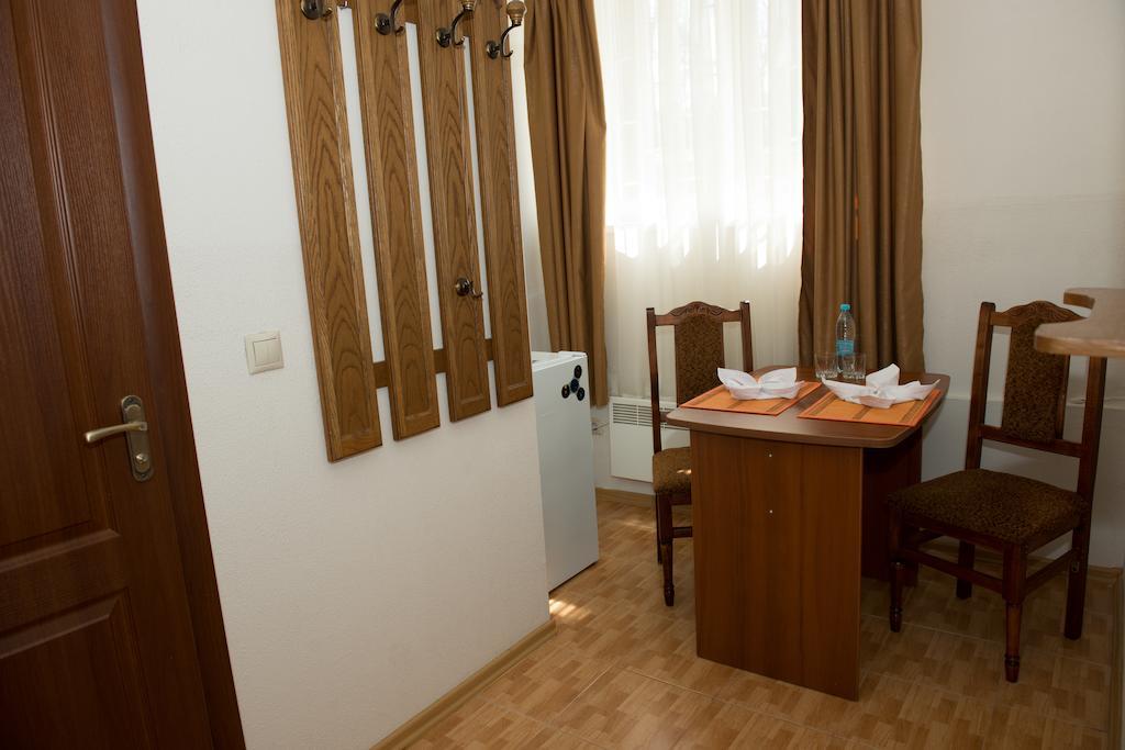 إربين Hotel Acorn الغرفة الصورة