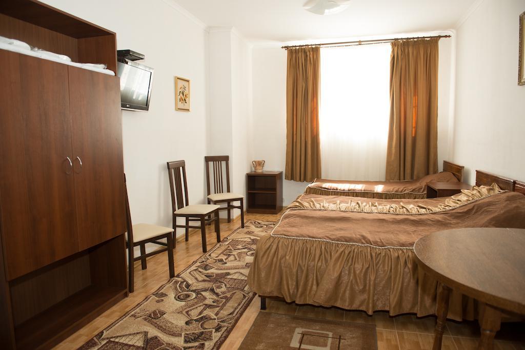 إربين Hotel Acorn الغرفة الصورة